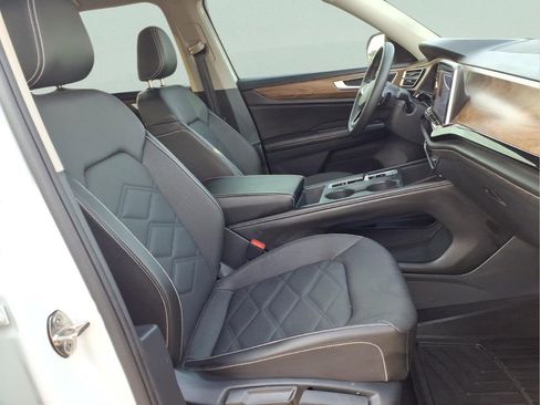 Used 2024 Volkswagen Atlas SE FWD image 14