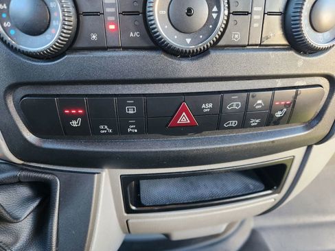 Used 2016 Mercedes-Benz Sprinter 2500 image 36