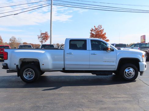 Used 2018 GMC Sierra 3500 Denali w/ Duramax Plus Package image 7