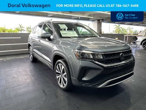 Used 2024 Volkswagen Taos SE FWD image 2