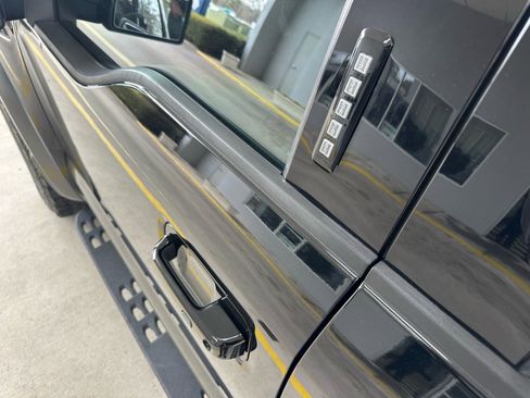 Used 2018 Ford F150 Raptor w/ Equipment Group 802A Luxury image 16