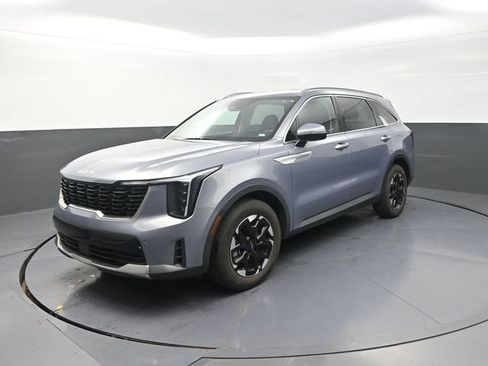 Used 2024 Kia Sorento S FWD image 3