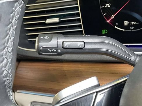 Used 2024 Mercedes-Benz GLS 450 4MATIC image 40