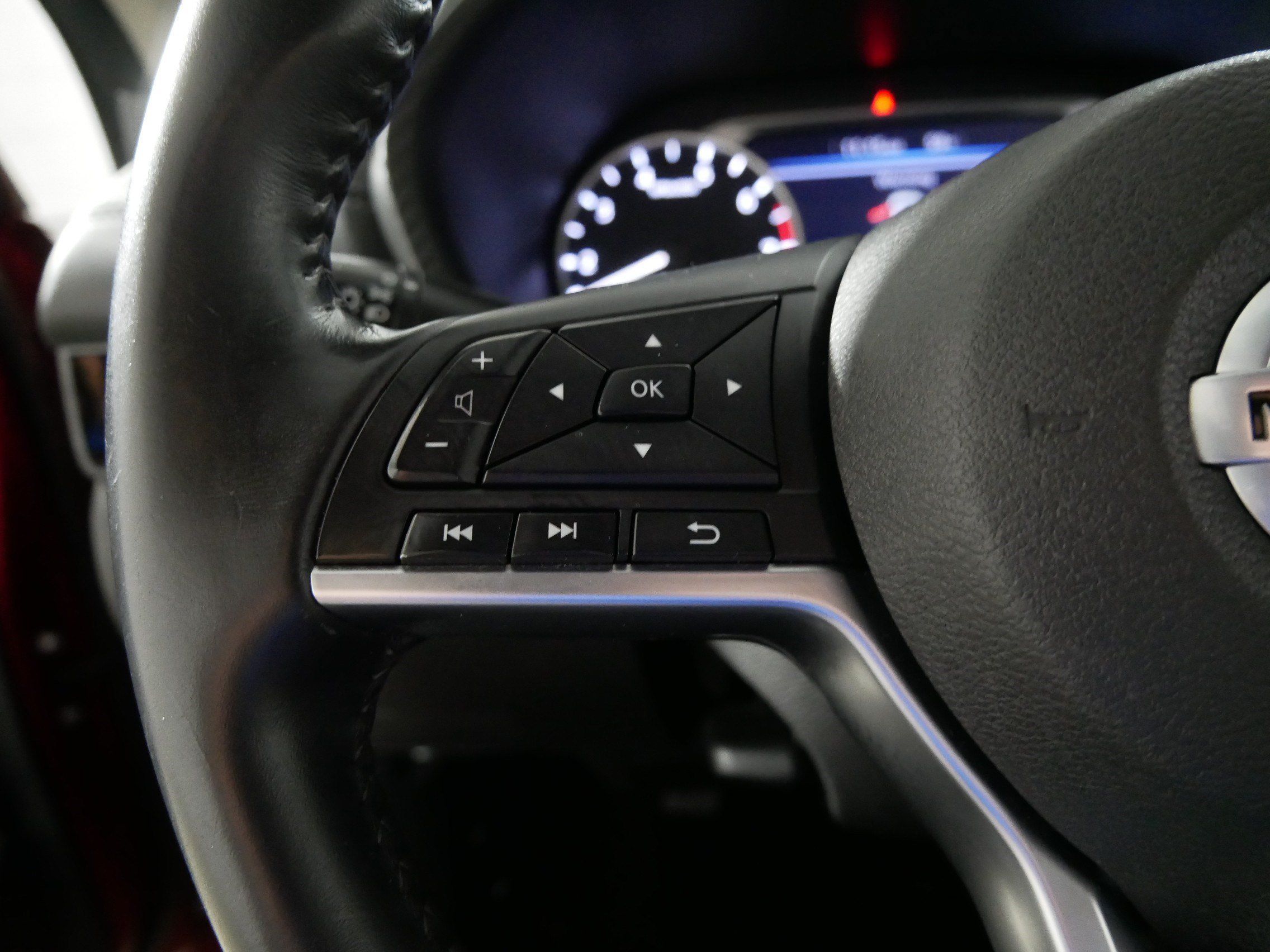 Used 2020 Nissan Sentra SV FWD image 27