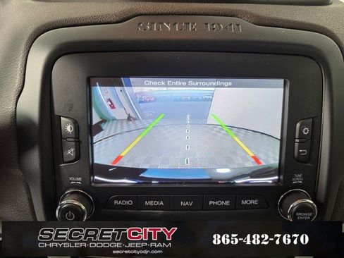 Used 2015 Jeep Renegade Latitude image 21