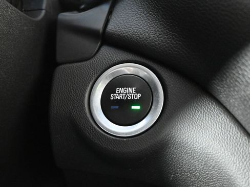 Used 2018 Chevrolet Equinox LT image 30