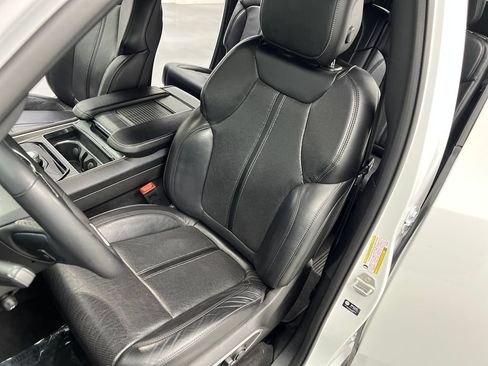 Used 2024 Jeep Wagoneer Series II w/ Flexible Seating Group RWD image 11