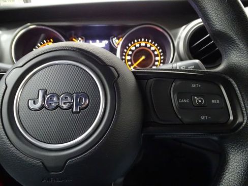 Used 2022 Jeep Wrangler Unlimited Sport image 24