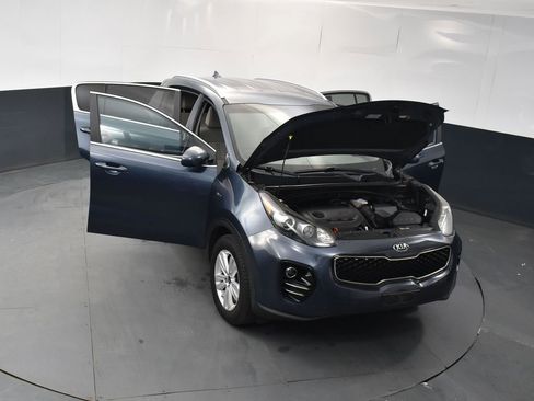 Used 2018 Kia Sportage LX w/ LX Popular Package AWD/4WD image 17