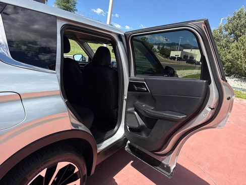 Used 2024 Mitsubishi Outlander SE AWD/4WD image 23