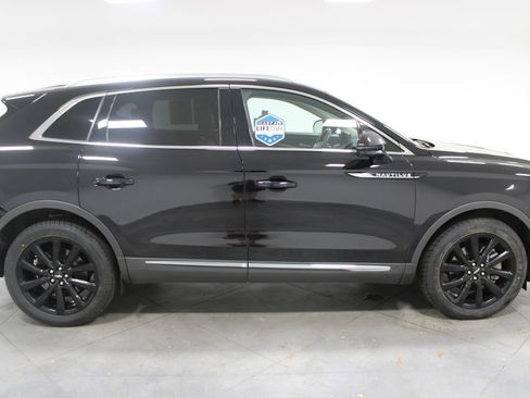 Used 2022 Lincoln Nautilus Reserve w/ Equipment Group 201A image 11