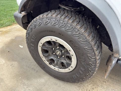 Used 2023 Ford Bronco Black Diamond w/ Sasquatch Package image 4