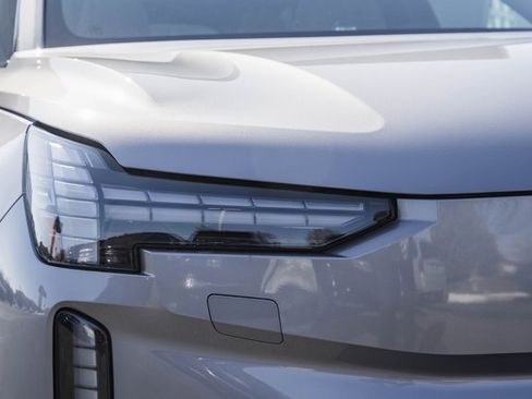 New 2026 Volvo EX90 Ultra image 13