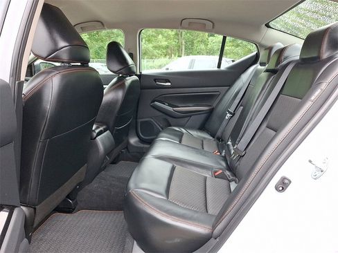 Used 2024 Nissan Altima 2.5 SR image 10