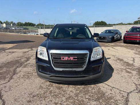 Used 2017 GMC Terrain SLE FWD image 2