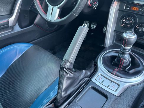 Used 2015 Scion FR-S RWD image 31