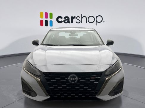 Used 2025 Nissan Altima 2.5 SR w/ SR Premium Package image 6