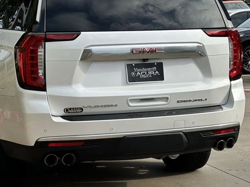 Used 2022 GMC Yukon XL Denali AWD/4WD image 6