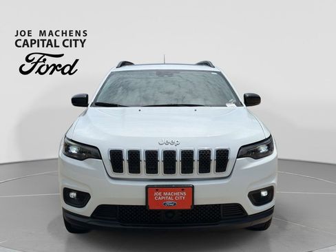 Used 2022 Jeep Cherokee Latitude Lux w/ Sun & Sound Group AWD/4WD image 10