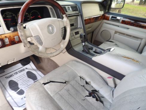 Used 2003 Lincoln Navigator Luxury image 19