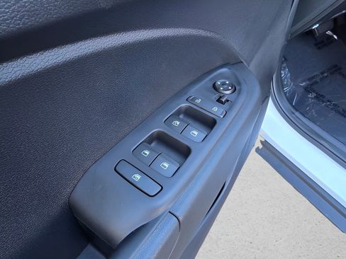 New 2025 Hyundai Venue SEL image 23