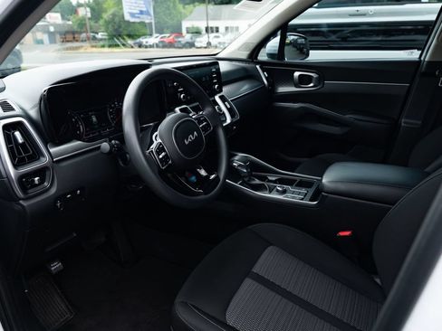 Used 2023 Kia Sorento LX AWD/4WD image 18