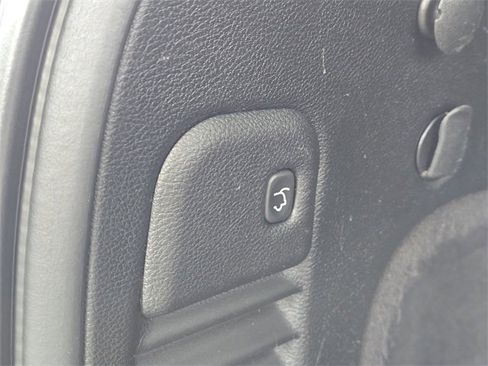 Used 2012 Jeep Grand Cherokee Overland image 8