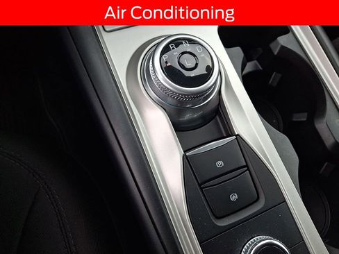 Used 2022 Ford Explorer XLT image 14