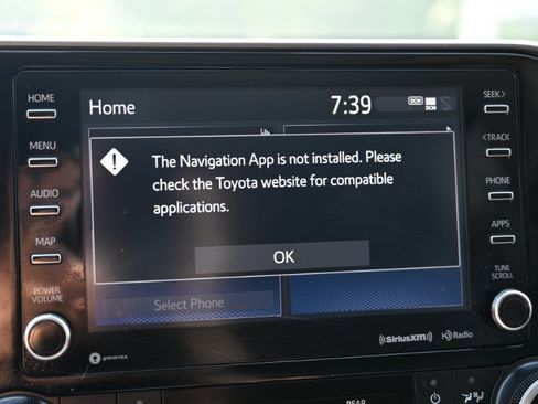 Used 2022 Toyota Highlander XLE AWD/4WD image 24