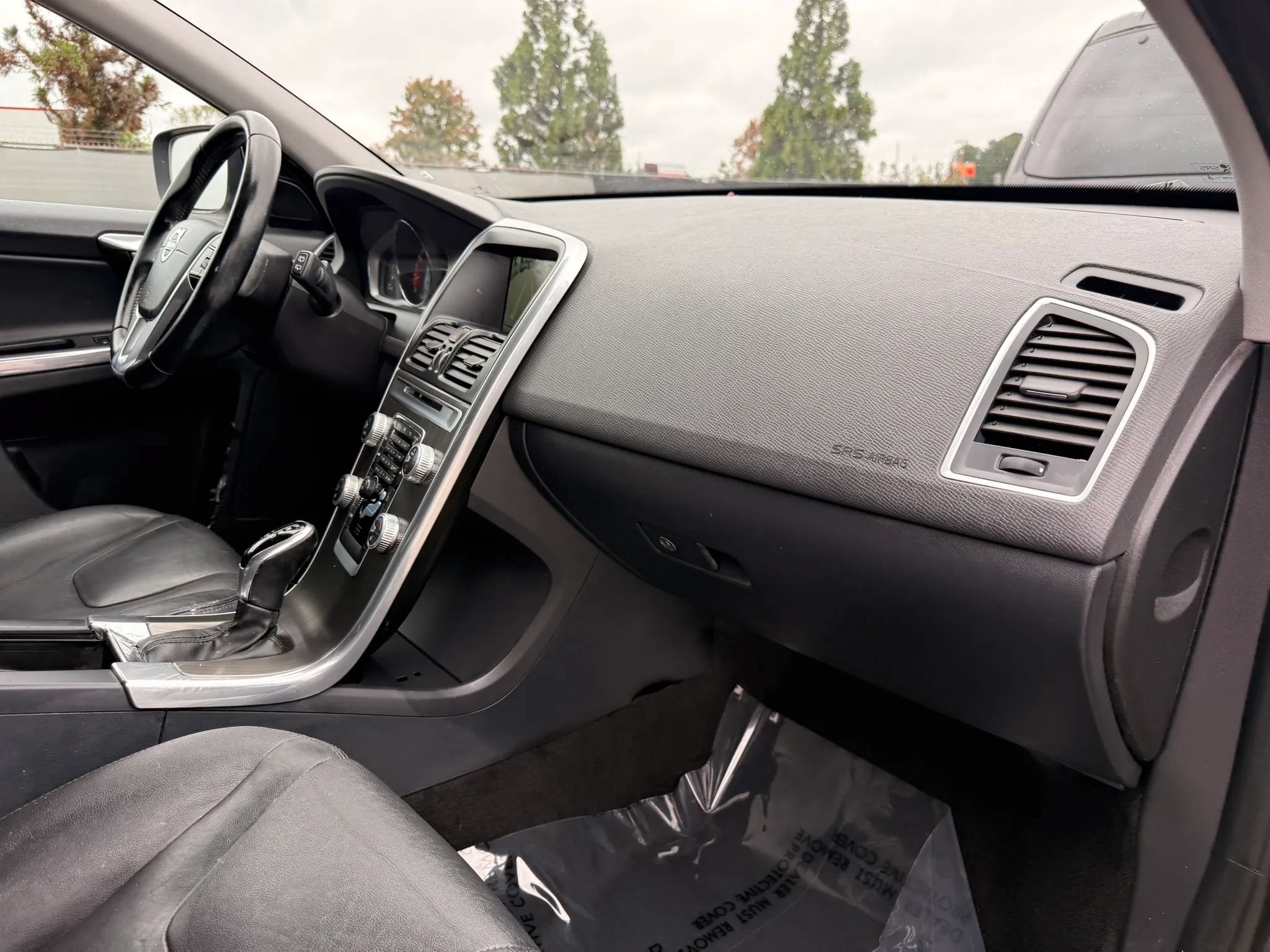 Used 2015 Volvo XC60 T5 w/ Proximity Package AWD/4WD image 19