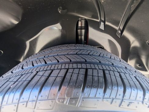 Used 2024 Chevrolet Trax RS w/ Driver Confidence Package image 24