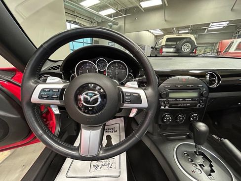 Used 2008 MAZDA MX-5 Miata Sport RWD image 6