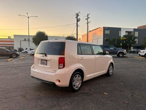 Used 2013 Scion xB 5-Door Wagon 5-Spd MT image 5