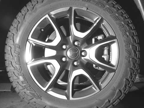 Used 2025 Jeep Compass Trailhawk AWD/4WD image 13