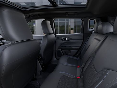 New 2025 Jeep Compass Latitude w/ Sun & Sound Group AWD/4WD image 24