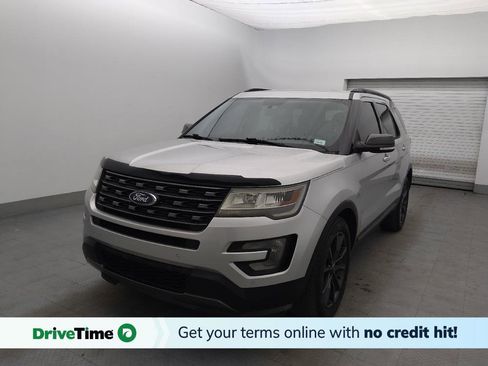 Used 2017 Ford Explorer XLT w/ Equipment Group 202A image 1