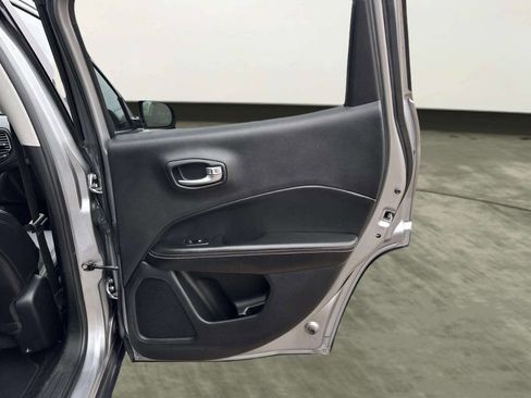 Used 2019 Jeep Compass Latitude w/ Cold Weather Group image 17