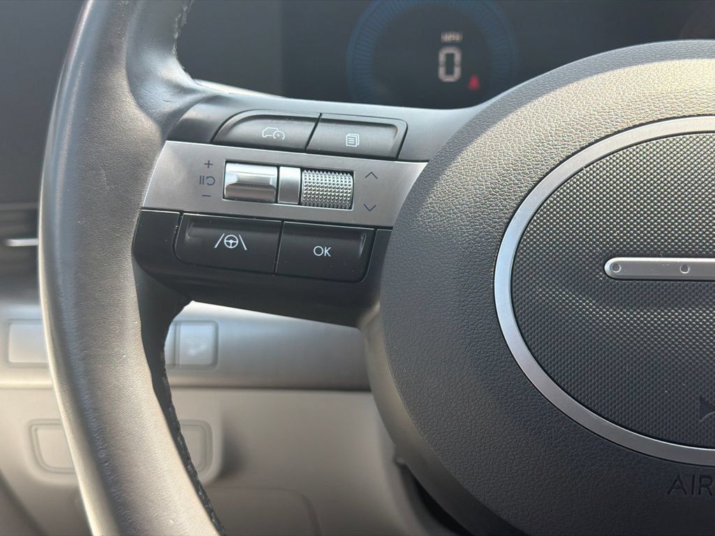Used 2024 Hyundai Kona SEL AWD/4WD image 29