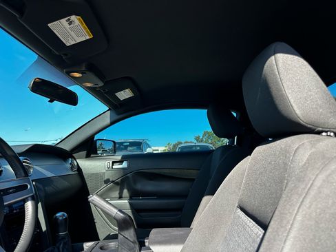 Used 2005 Ford Mustang Coupe image 70