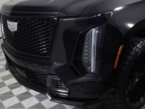 Used 2026 Cadillac Escalade V w/ LPO, ONYX Package AWD/4WD image 49