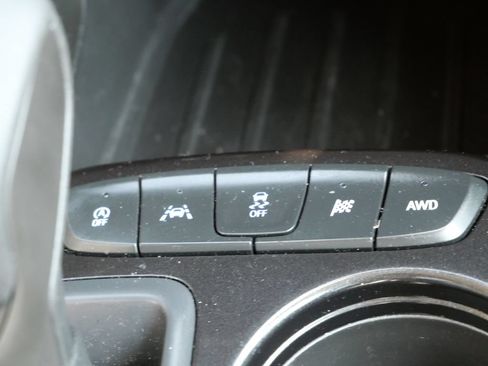Used 2024 Chevrolet TrailBlazer LT AWD/4WD image 29