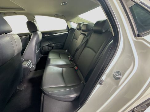 Used 2019 Honda Civic Touring image 25