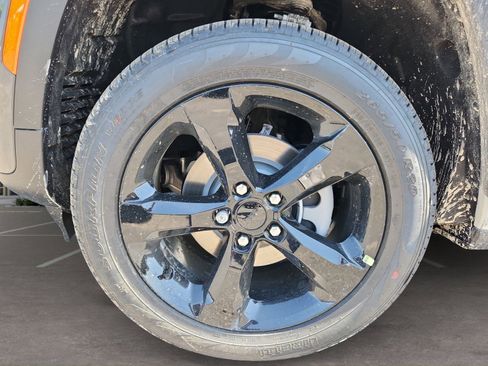 New 2026 Jeep Grand Cherokee Limited w/ Limited Altitude Package RWD image 9