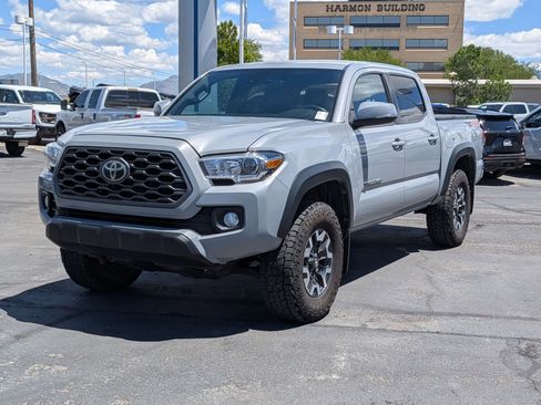 Used 2020 Toyota Tacoma TRD Off-Road AWD/4WD image 10