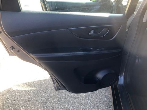 Used 2020 Nissan Rogue S image 9