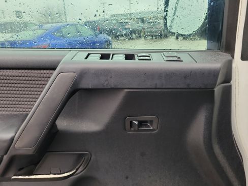 Used 2013 Nissan Titan SV w/ SV Value Truck Pkg image 18