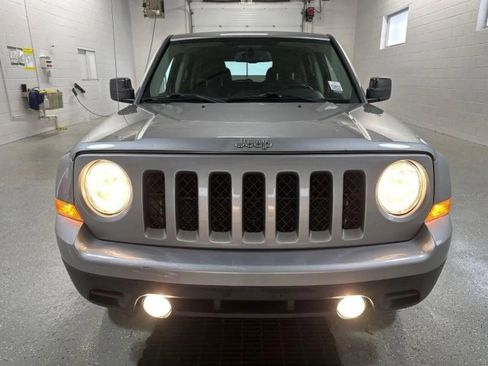 Used 2016 Jeep Patriot Latitude image 3