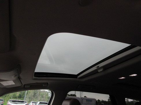 Used 2021 Buick Enclave Avenir w/ Avenir Technology Package image 17