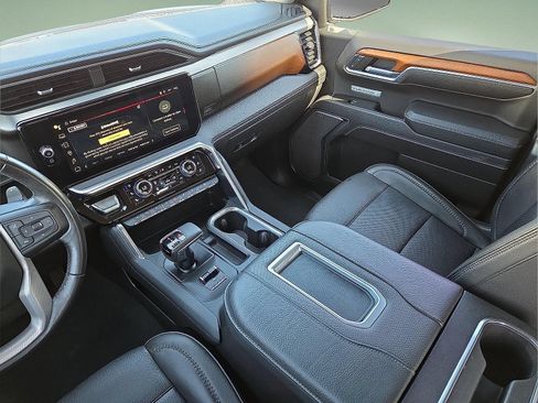 Used 2022 GMC Sierra 1500 Denali AWD/4WD image 9