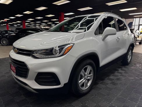 Used 2019 Chevrolet Trax LT w/ LT Convenience Package image 6